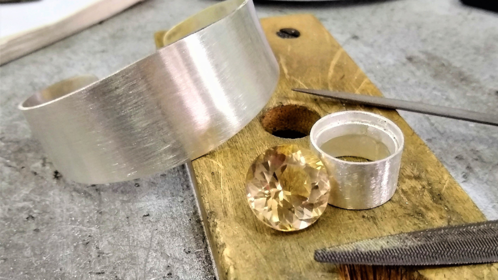 Making a silver bracelet