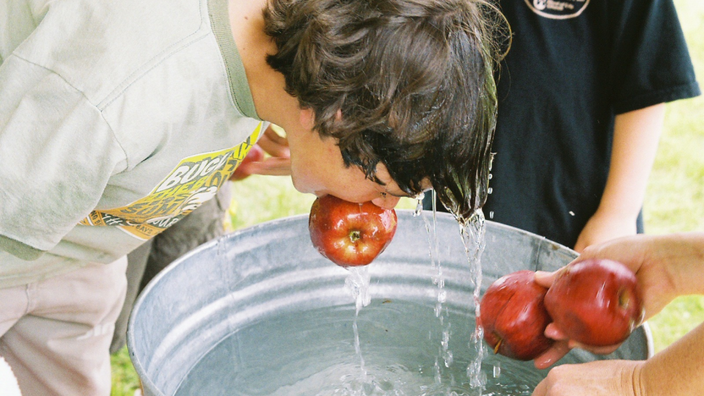 Apple Bobbing