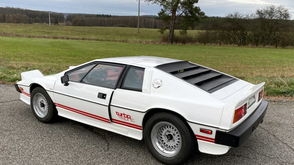 Lotus Esprit