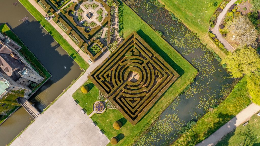 Hever Castle Yew Maze