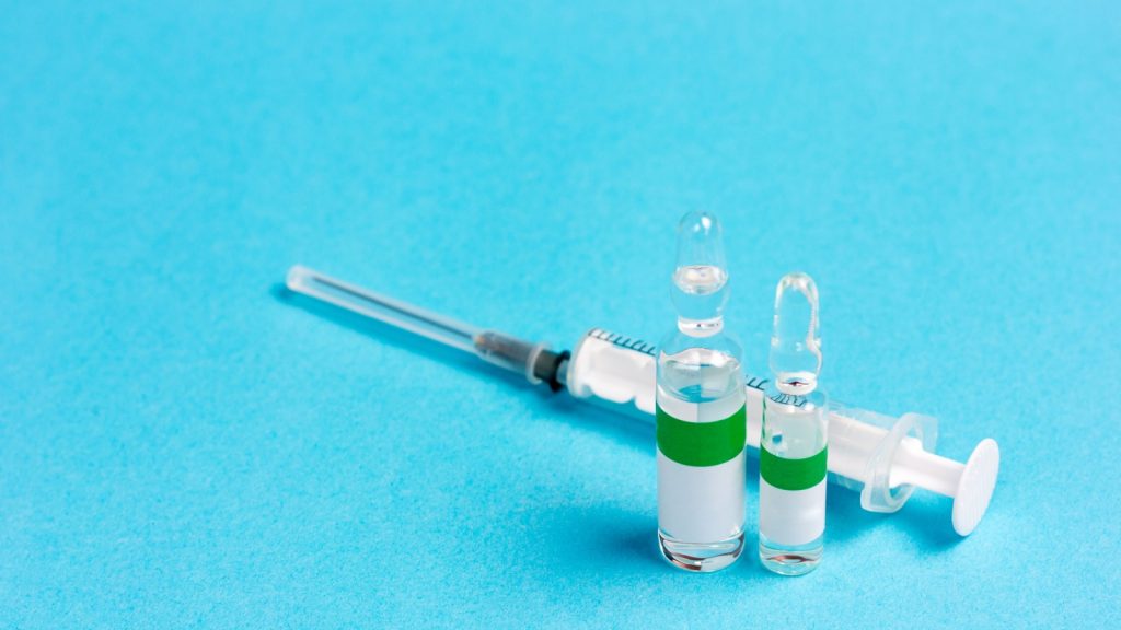 syringe and antivenom ampules
