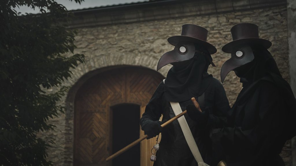 plague doctors during the bubonic plague