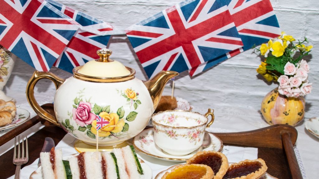 a UK tea set