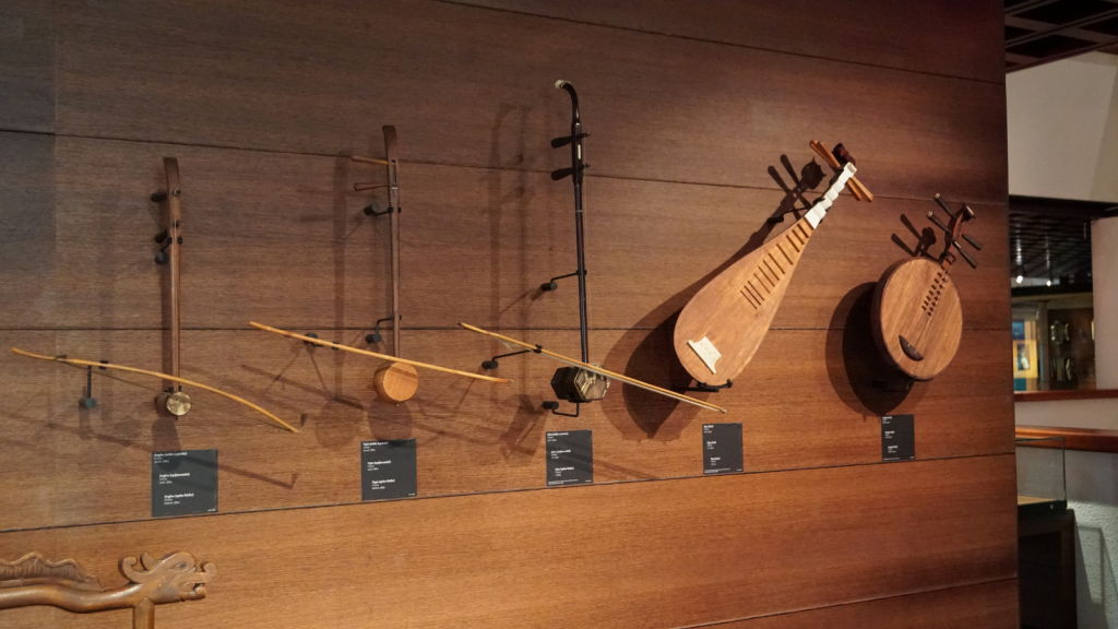 Chinese string instruments