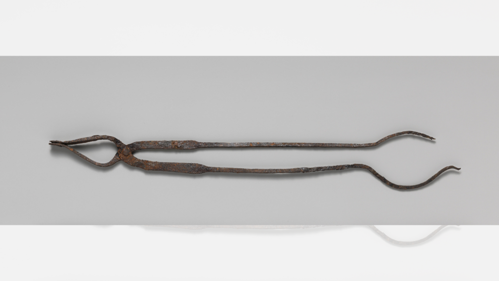 Roman Tongs
