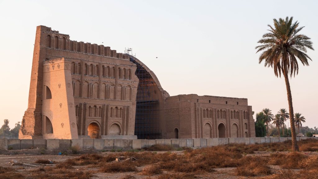 ruins of  Ktesifon Palace in Ctesiphon