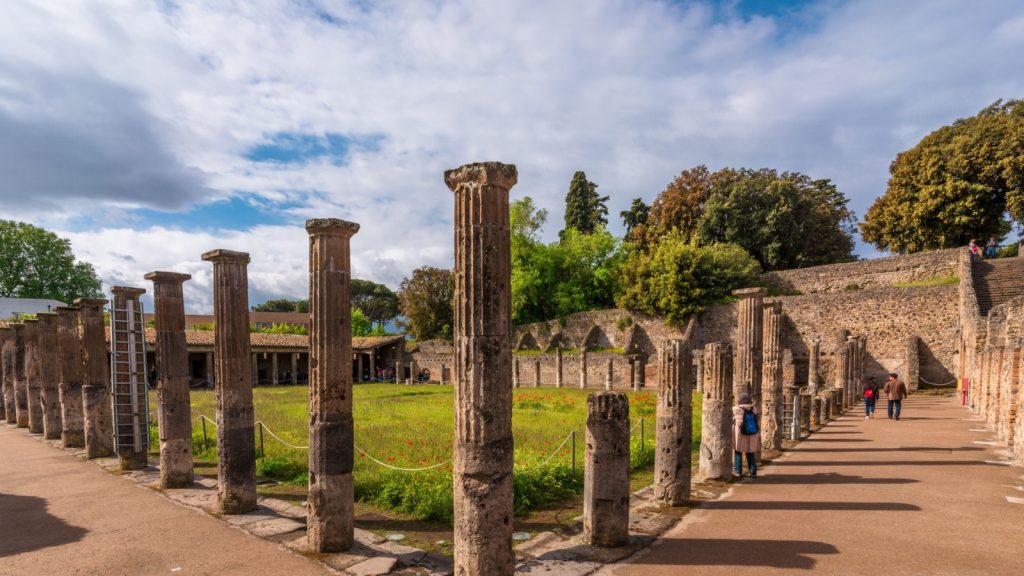 Paths and ruins in ancient Pompeii