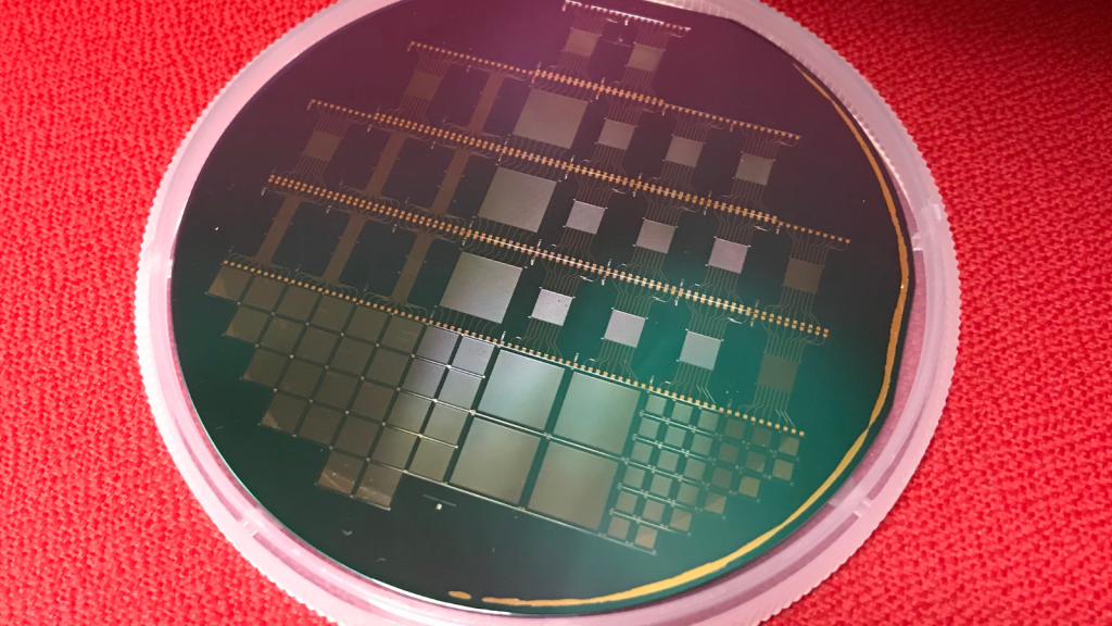 micro thermoelectric device