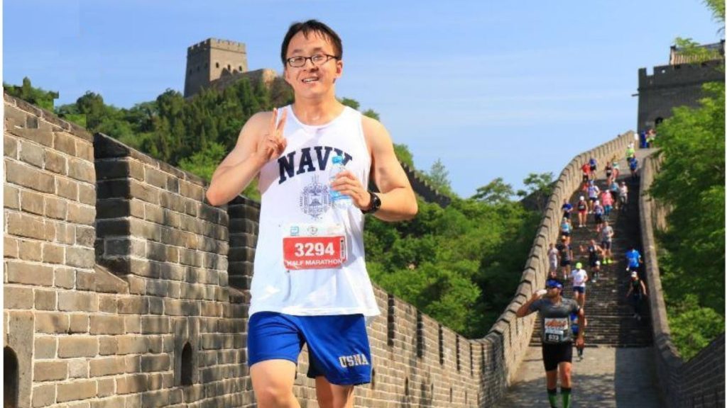 runner while running in the great wall of china